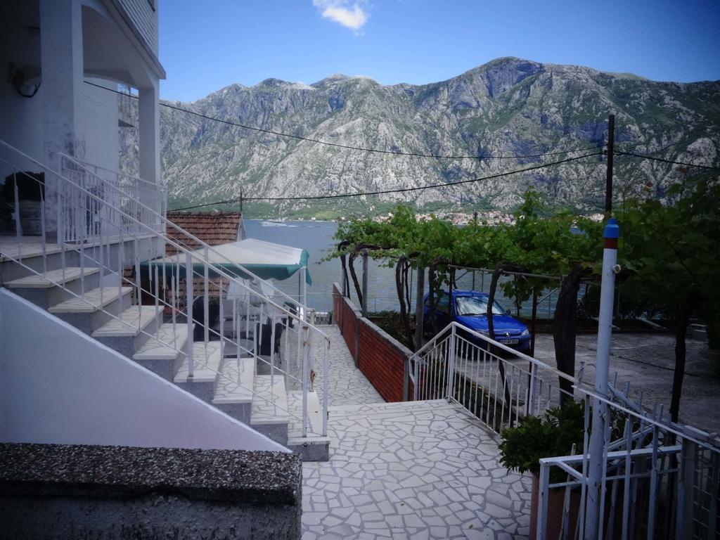 Seaside Apartments And Rooms Kotor Exterior photo